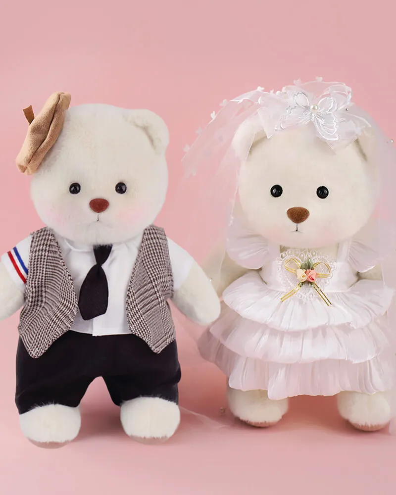 les ours en peluche vêtu de leurs plus beaux habits pour le mariage