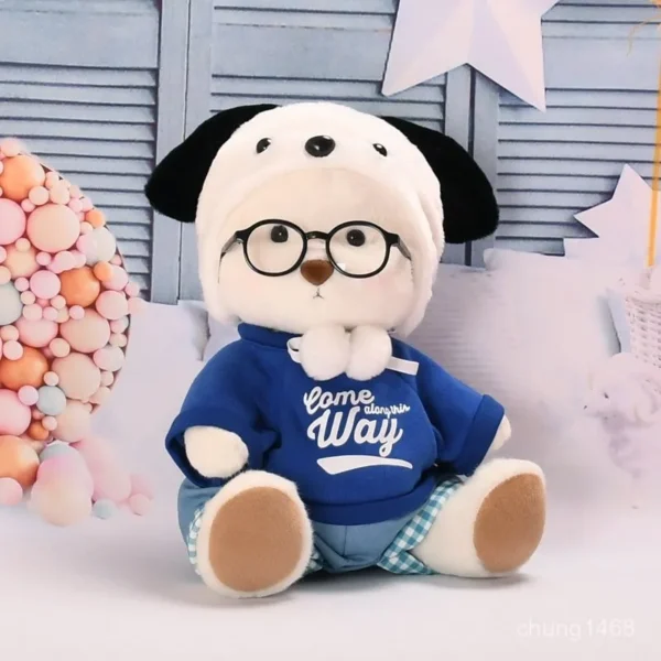 Charmant petit nounours blanc vêtu d’un pull bleu et de lunettes noires, prêt à te réconforter