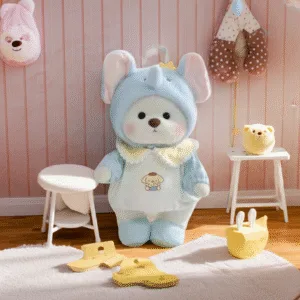 Petit nounours blanc déguisé en éléphant