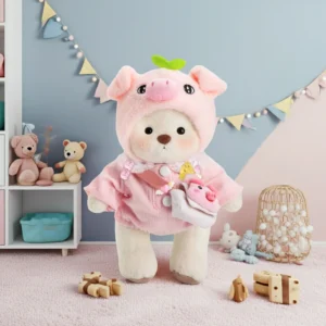 Ours en peluche blanc Petit Nounours déguisé en cochon dans une chambre d'enfant